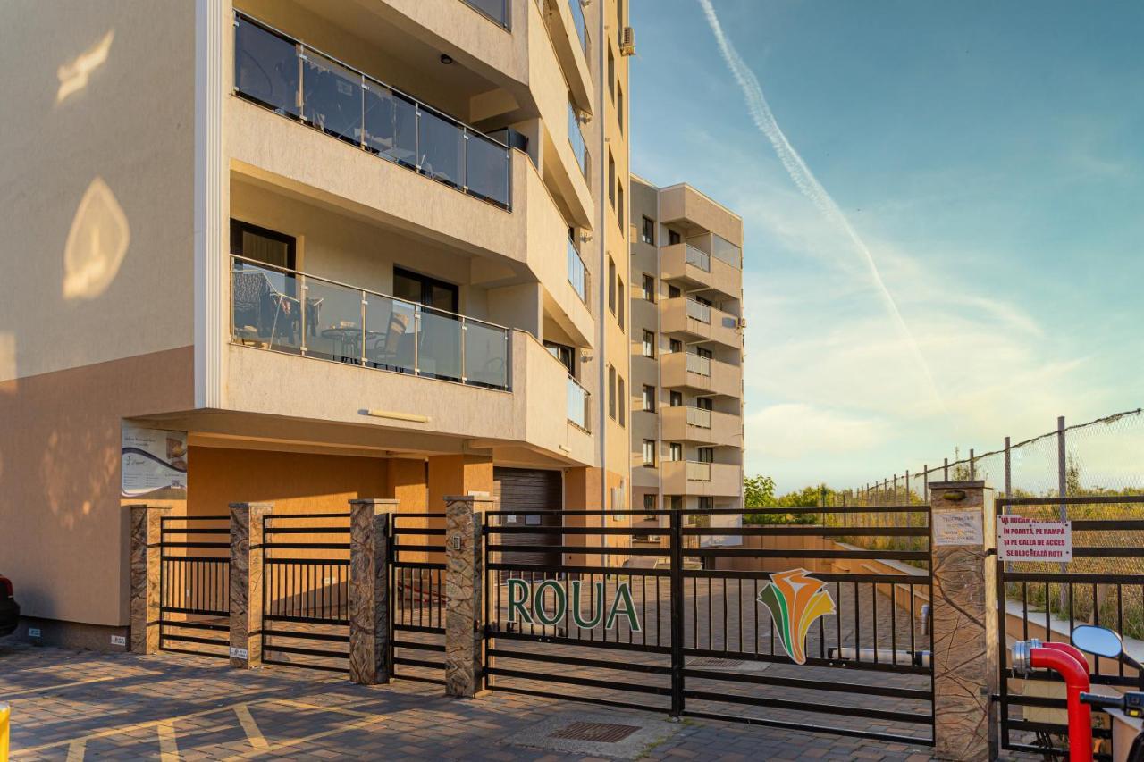 Uniquemoments Airport Apartment & Secure Parking & Airport Shuttle Iasi Buitenkant foto